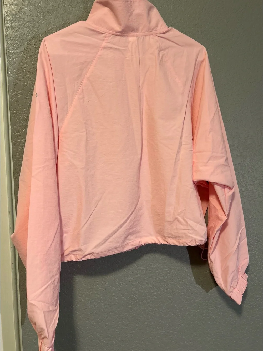 ALO Yoga Pink Marshmallow Cropped Half-Zip Windbreaker Pullover